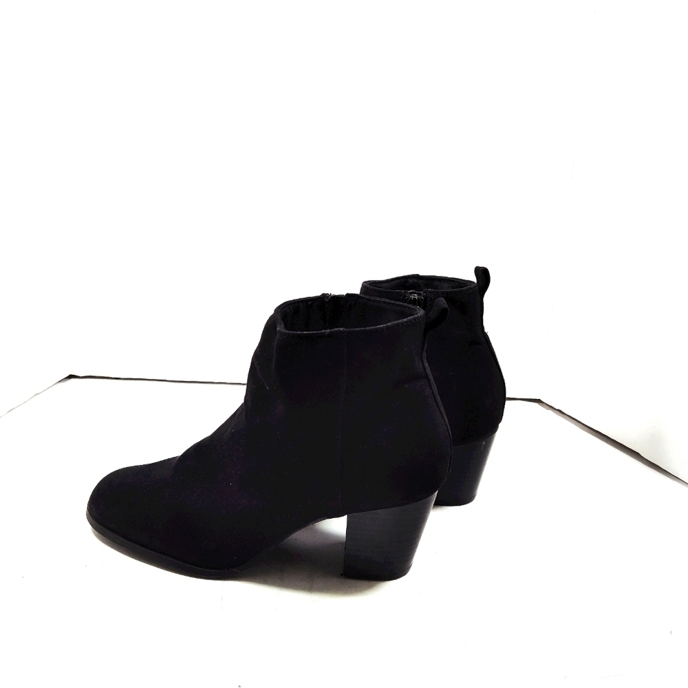 Old Navy Women's boots ankle black faux suade Size: 7 - Picture 2 of 6
